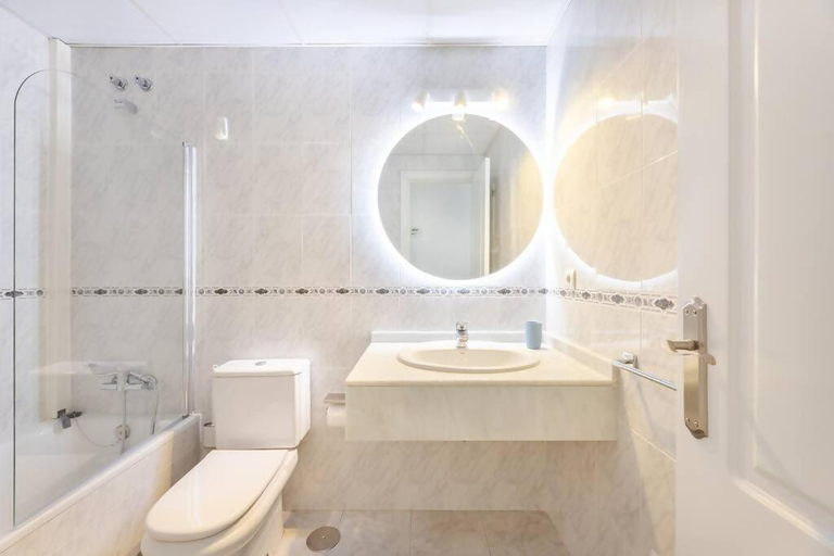 Bathroom 4, Lorcrisur corner PH apt 3 bedroom beach Marbella, Málaga