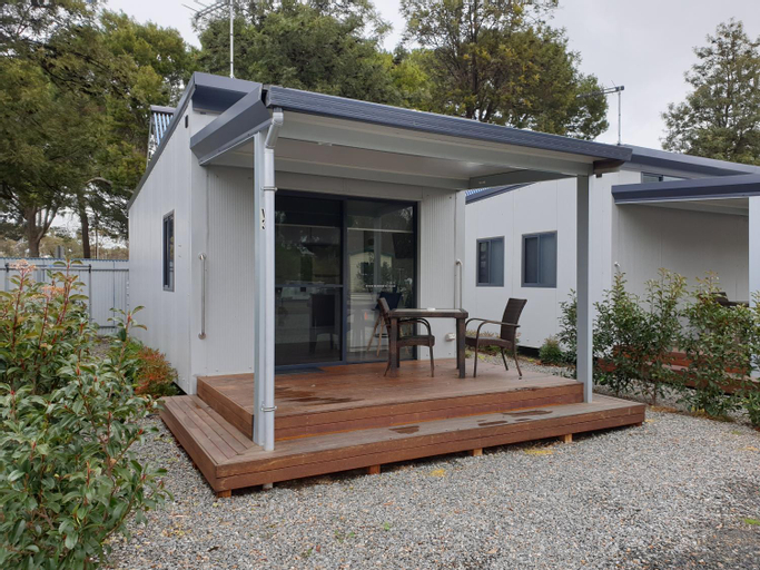 Exterior 7
