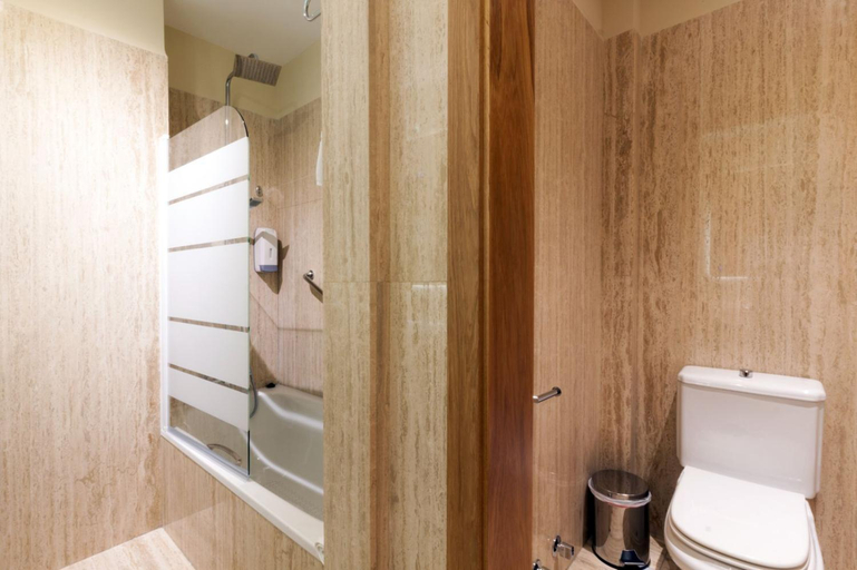 Bathroom 3, Casa Gloria Apartments, Sevilla