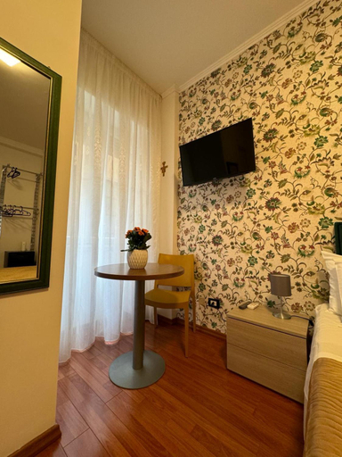 Others 4, Residenza Reno 10, Catanzaro