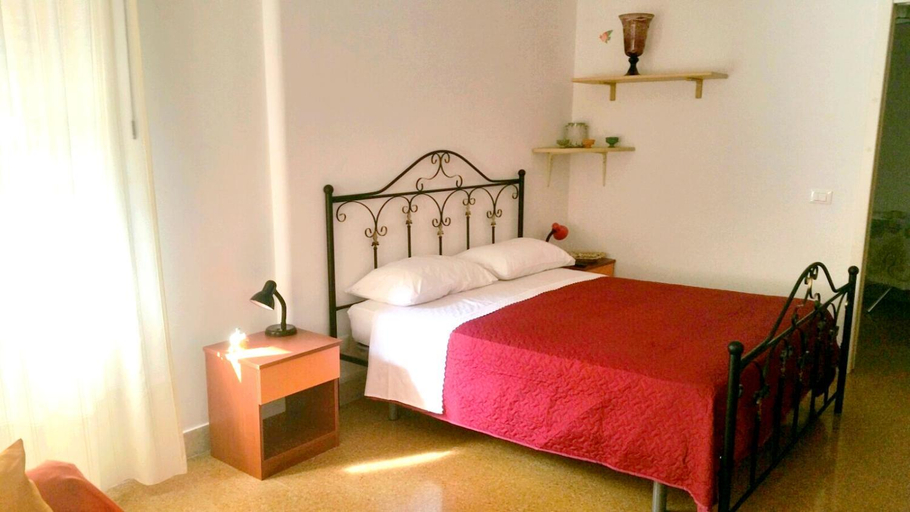Bedroom 4, Benvenuti al Massimo, Palermo