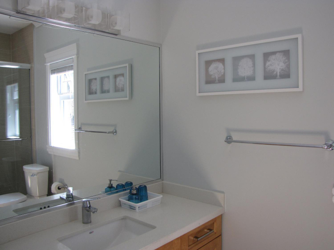 Bathroom, Riverfront Bed and Breakfast, Greater Vancouver