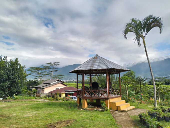 Hobbit Hill, Manggarai