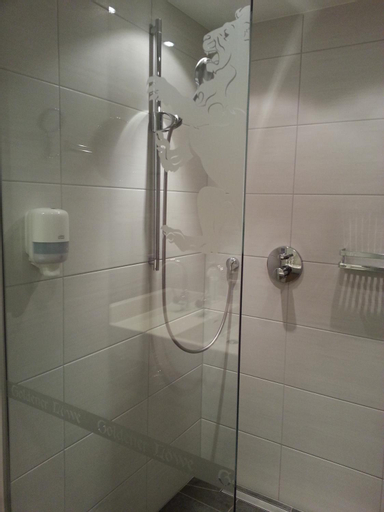 Bathroom 5