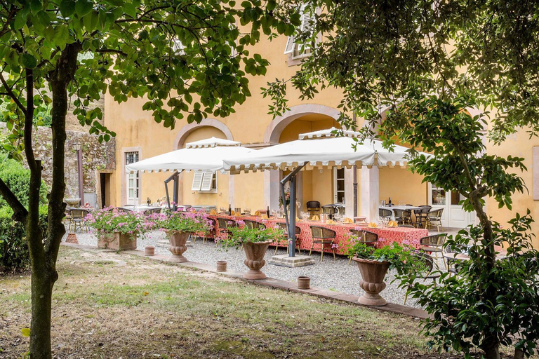 Exterior 12