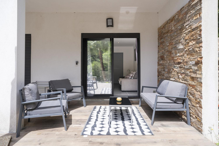 Others 4, Studio moderne tout confort, Var
