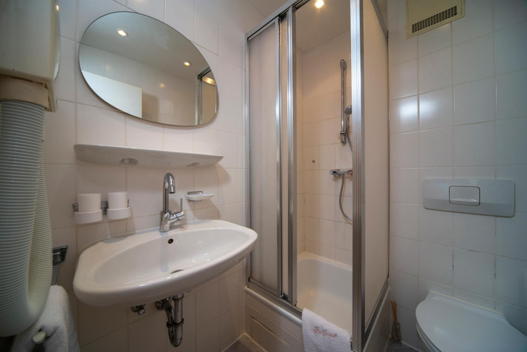 Bathroom 4, Bellevue, Bregenz