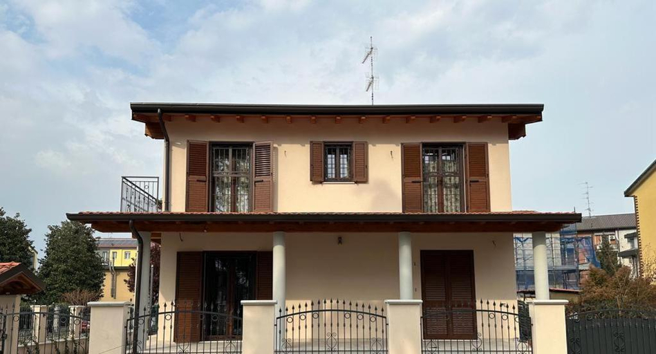 Exterior 9