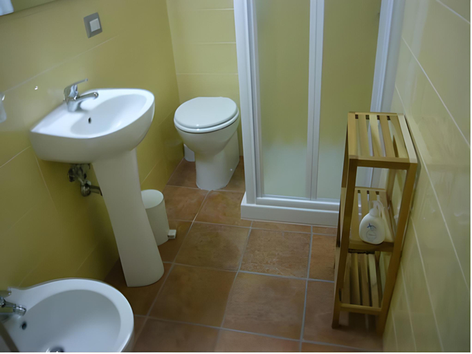 Bathroom 2, Residenza Del Turista, Catania