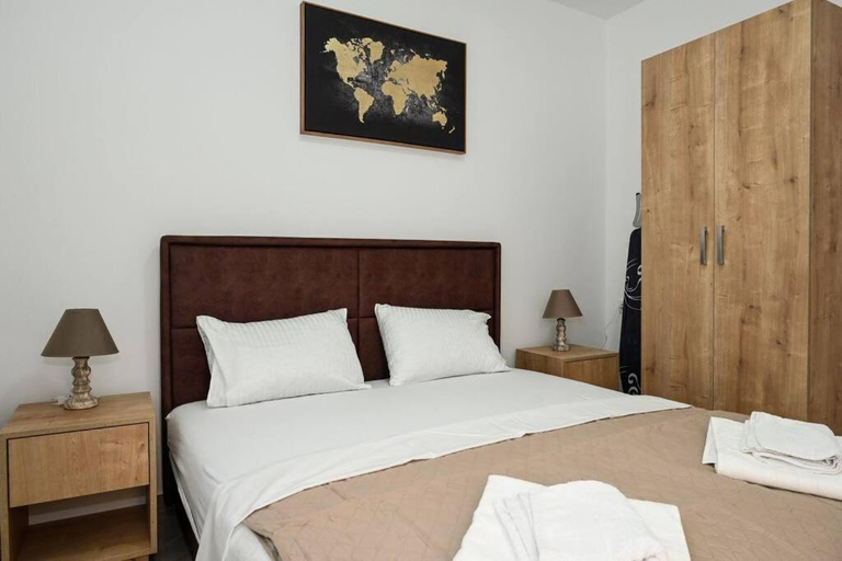 Others 5, Vujovic Apartment 2
