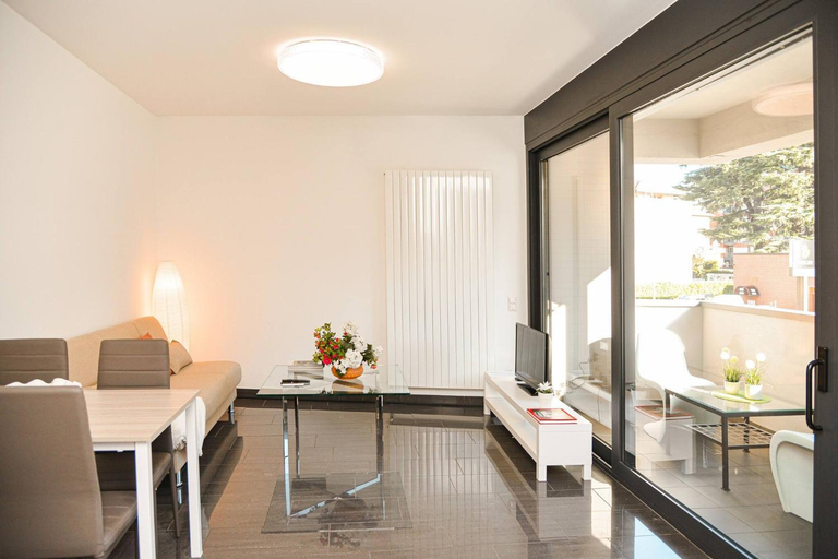 Food & Drinks, New Central Plaza Apartment 1, Lugano