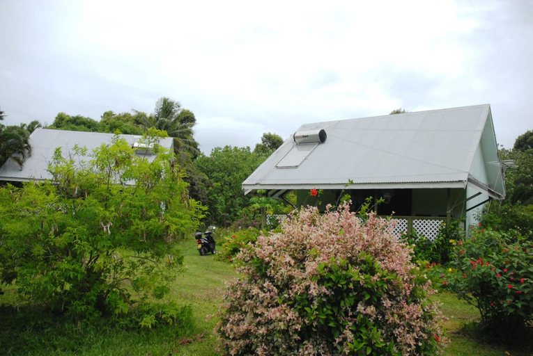 Others 3, Ginas Garden Lodges, Aitutaki - 4 self contained lodges in a beautiful garden, Aitutaki