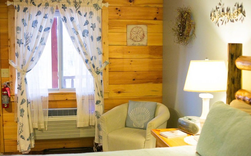 Bedroom 2, Blessing Lodge by Amish Country Lodging, Holmes