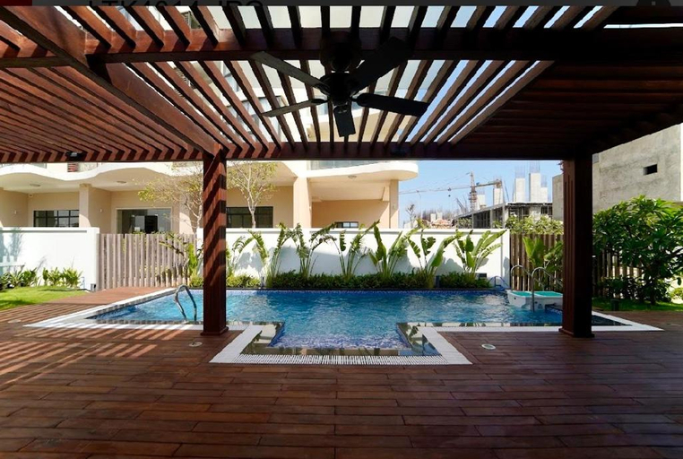 Swimming Pool 2