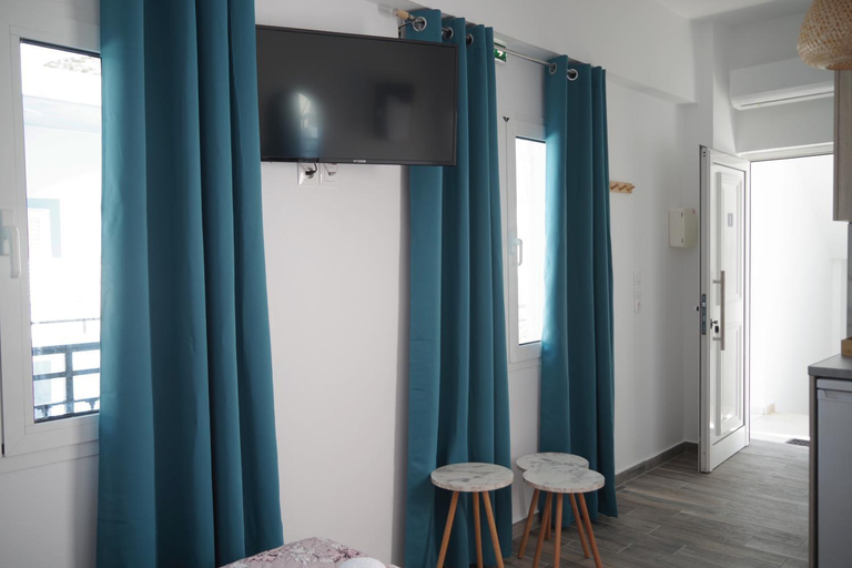 2, Soso's Apartments -Vacations Next to the Beach, Crete