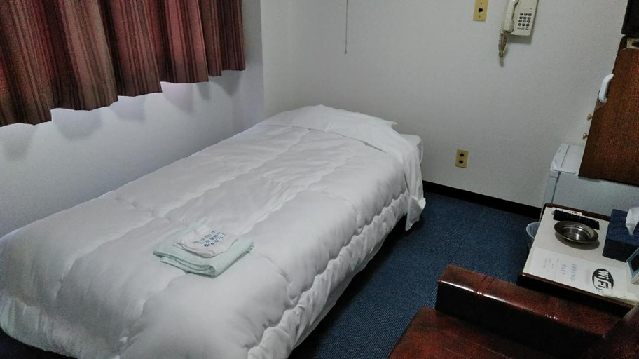 Bedroom 3, Business Hotel Takanoya, Hadano