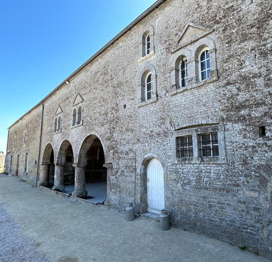 Exterior 6