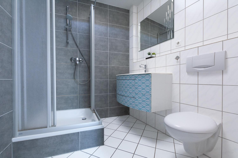 Bathroom 2, T&K Apartments - 1-3 Zimmer Apartments - Essen, Essen