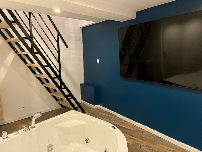 Bathroom 5, Suite romantique Love Nid 83, Var