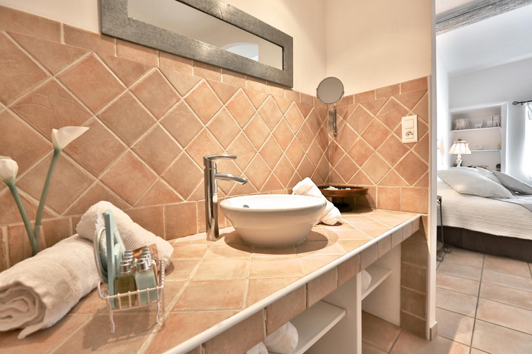 Bathroom 3, Apartments - Experience of PROVENCE, Vaucluse