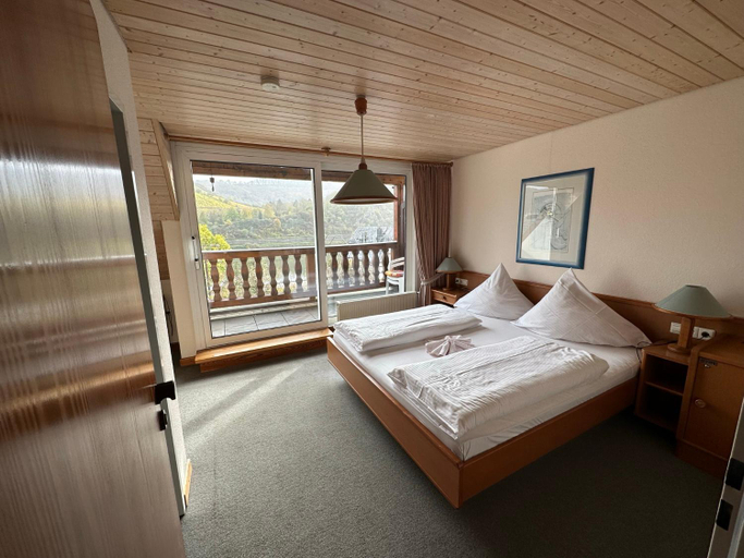 Bedroom 16