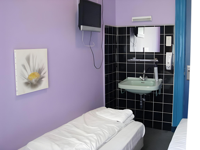 Bedroom, Budget Hostel Sphinx, Amsterdam