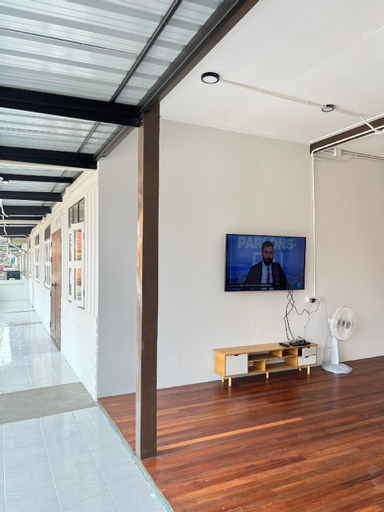 Public Area 2, House Ju Hostel, Phra Nakhon