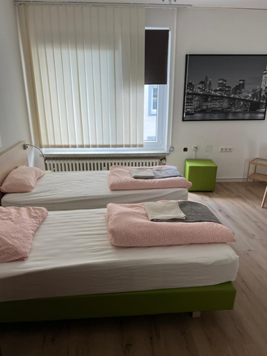 Bedroom 2, Waffel Cafe HOSTEL Monteurwohnung Ferienwohnung, Kassel