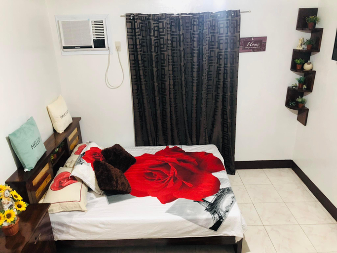 Bedroom 2, 15pax-RoseandFer Transient-2minutes to Calle Crisologo, Bantay