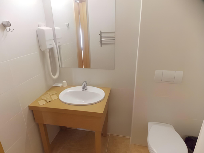 Bathroom 3, Hotel Palma, Mažeikių