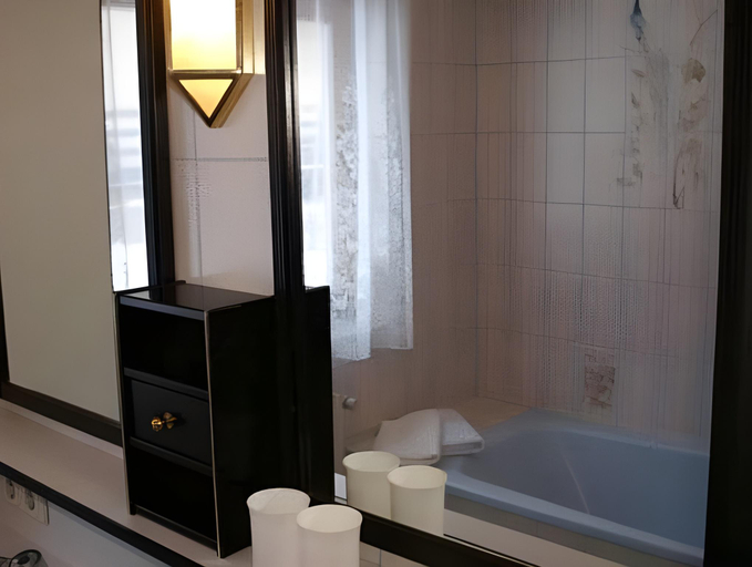 Bathroom 2, Hotel Alpenblick, Reutte