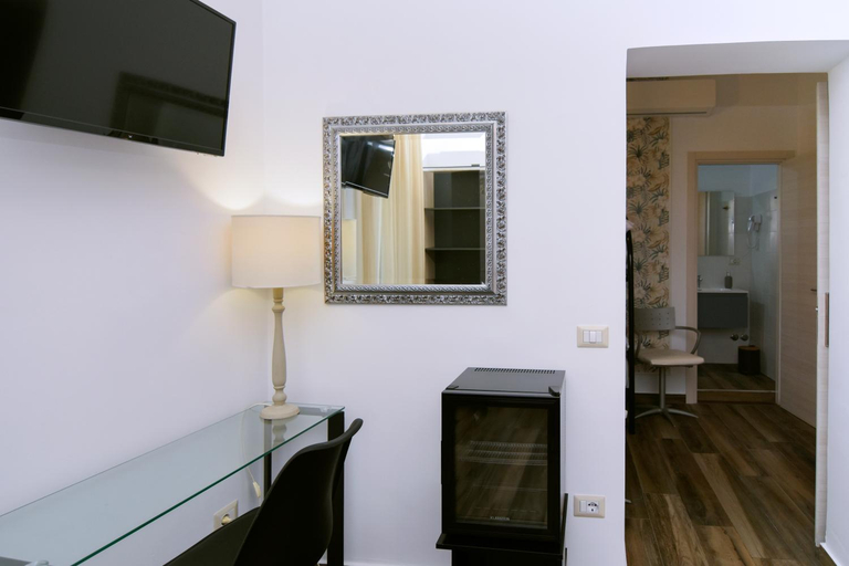 Others 5, Nonno Pippino Rooms, Salerno