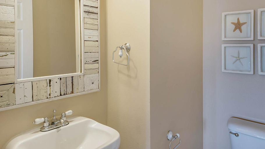 Bathroom 4, Sublime, Walton
