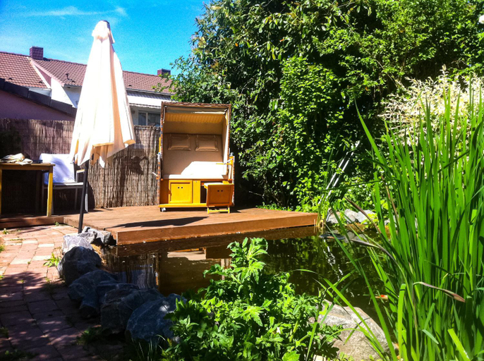 Exterior & Views 1, Behagliches Haus mit Kamin und romantischem Garten, Offenbach