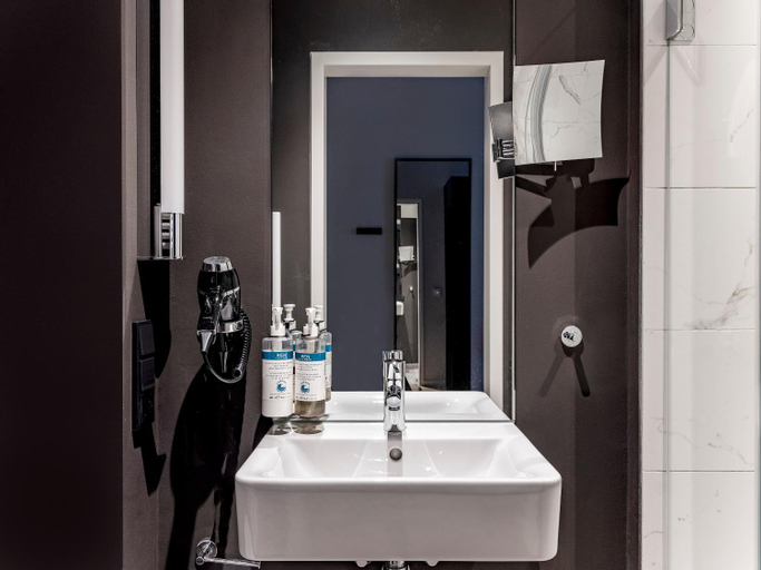 Bathroom 4