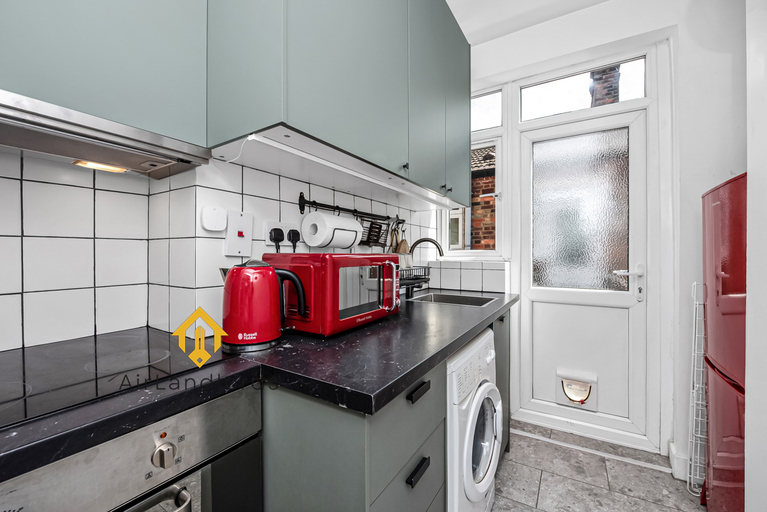 Others 3, Unique 2 bedroom Flat in Heart of Walthamstow, London
