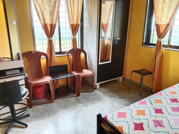 Bedroom 2, Fulora Guest House only Family Welcomed, Ratnagiri