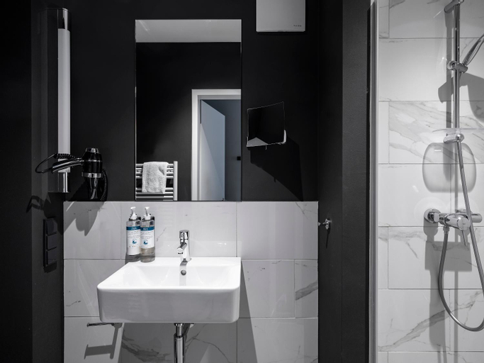 Bathroom 4