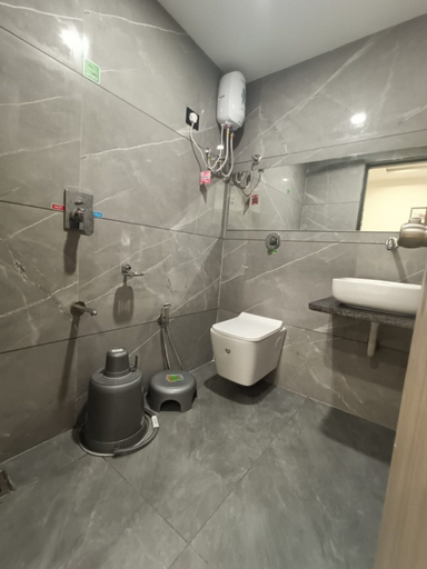 Bathroom, Goroomgo Asiana Motera Ahmedabad, Gandhinagar
