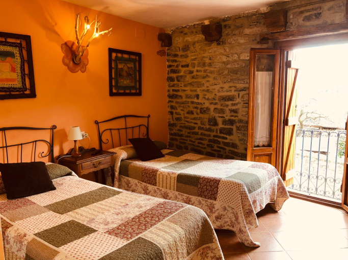 Bedroom 3, Casa Rural Basajarau, Huesca