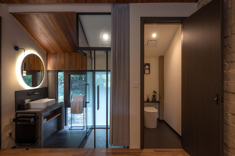 Bathroom 2, Yangshuo Hillside Homestay, Guilin