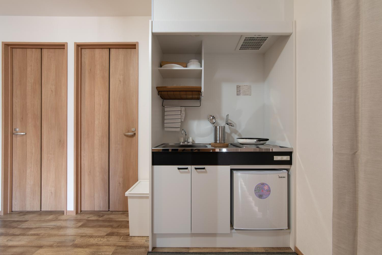 Kitchen 2, Clover Heights, Osaka