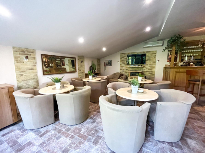 Food & Drinks 5, La Pera BOJNICE, Prievidza