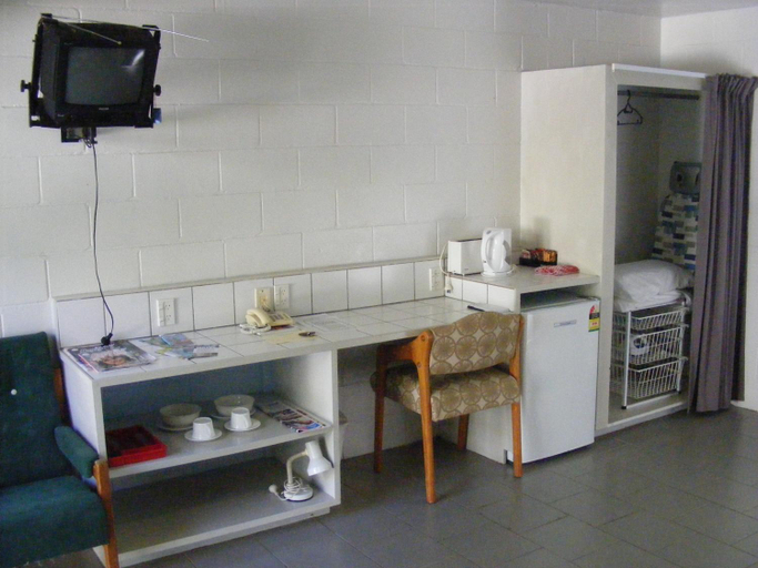 Others 3, Central Motel, Rorotonga