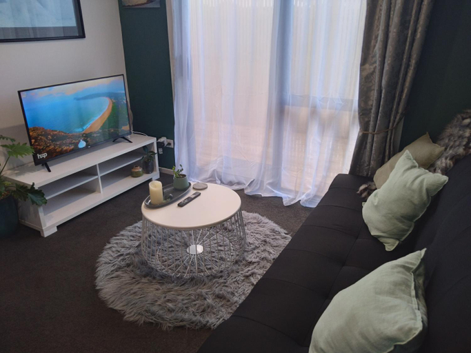 Others 4, Hall Street Haven, Waipa