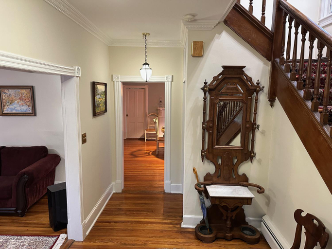 Others 4, Inn on Fox Meadow - Spacious Victorian Inn, Montgomery