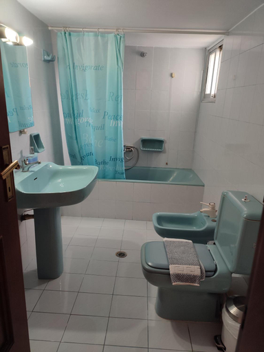 Bathroom 1, THEA COURT Clio & Erato Apartments, East Macedonia and Thrace