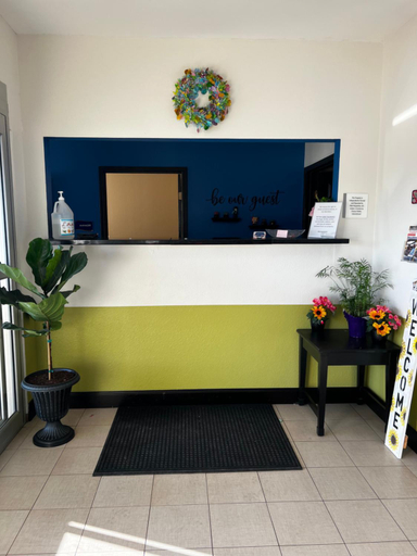 Public Area 1, Rodeway Inn, Frio