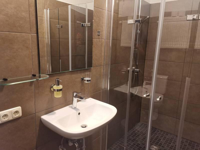 Bathroom 3, Mar Hotel, Marburg-Biedenkopf