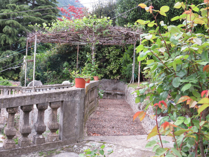 Others 3, VILLA MARIA, Como